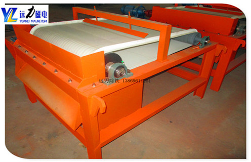 1.小型干式磁选机受欢迎的原因 1.1.由于近期铁矿石价格继续上涨,磁选矿机的节能效率提出了新的要求; 1.2.小型干式磁选机市场,不仅为用户降低投资成本,而且可以创造相当的经济价值. 1.3.小型干式磁选机的普及,使得一些老式磁选机逐渐淘汰. 1.4.远力磁电提供完善的生产小型干式磁选机,所生产的设备得到了广大用户的广泛赞誉,该设备采用永磁系统,采用移动式式运行方式提高了材料的利用率. 1.5.hth·华体会(中国)官方网站-hth.com
设备在行业中推动新型设备的发展,进一步满足除铁工业的需要,并在除铁工业的应用中发挥了很大的推动作用 2.矿用hth·华体会(中国)官方网站-hth.com
价格与磁系的关系 2.1磁选机的价格和磁块的尺寸是密不可分的,有很多用户不明白与磁块的关系,今天远力小编给你一个详细分析它们之间的关系,磁管包括磁块和圆筒,我们先核算下成本价格,磁块的价格还没有下降,一块高强磁的磁强度会几百块钱,这样我们可以计算出来. 2.2磁选机滚筒的尺寸越大,所需磁铁的磁场强度越大,磁性块越高,磁铁的强度要求也越高,使得磁选机的价格由气缸的成本决定.