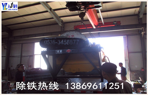 2.远力磁电专业生产各种设备 干式磁选机,湿式磁选机,赤铁矿磁选机,褐铁矿磁选机,镜铁矿磁选机,锰矿磁选机等.拥有精良的加工设备,雄厚的科研力量,先进的工艺编排和现代化的管理,是磁选机设备定点生产企业.我们为客户提供优质的售前技术服务,认真介绍各种设备的技术特点.要求及用途,为客户提供详尽的设备配置和合理的报价,在保证质量的前提下尽量降低客户的投资成本.我厂有各类hth·华体会(中国)官方网站-hth.com
试验设备,可为用户免费做选矿试验.